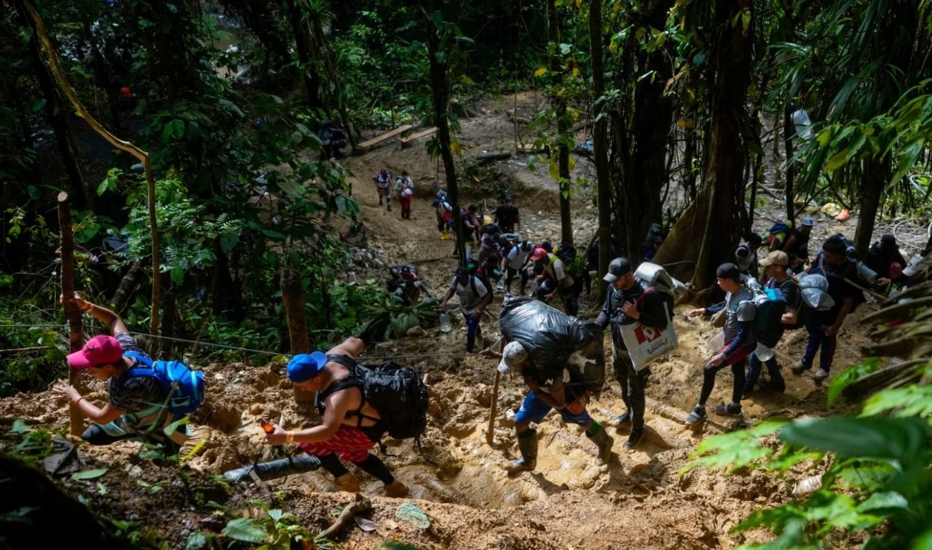 El número de migrantes que cruzan el Tapón del Darién alcanza máximos