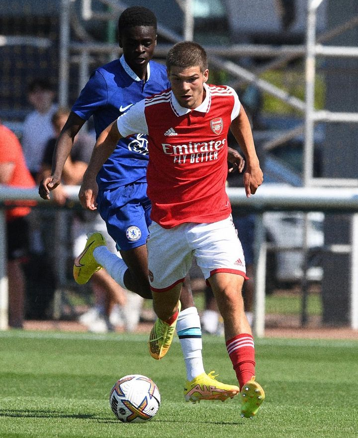 Elián Quesada se convertiría en futbolista profesional del Arsenal