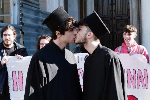 El parlamento griego aprueba las uniones civiles homosexuales