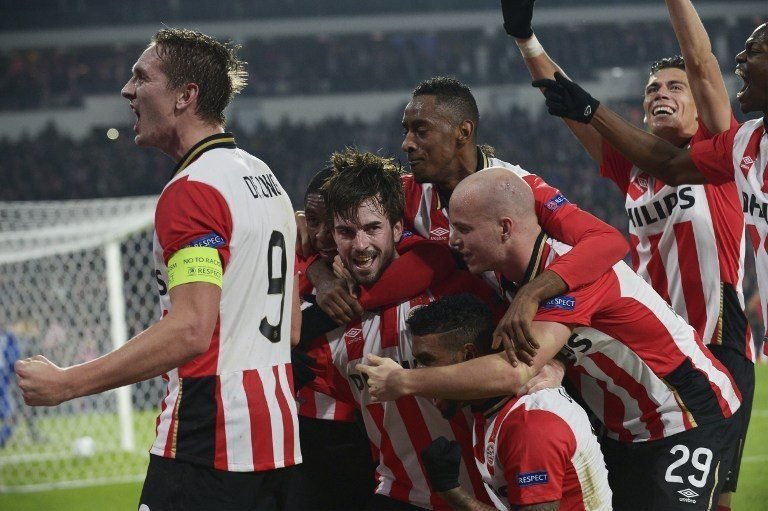 Wolfsburgo y PSV se clasifican para octavos y dejan fuera al United