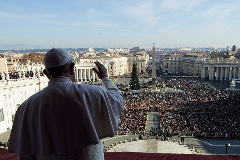 El papa defiende los procesos de paz y a los migrantes en su mensaje de Navidad