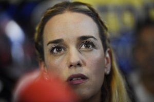 Tintori denuncia que fue vejada en la cárcel mientras visitaba a su esposo Leopoldo López
