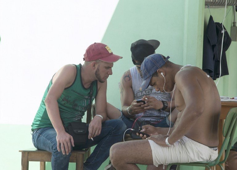 Costa Rica discute con México y Guatemala traslado de migrantes cubanos