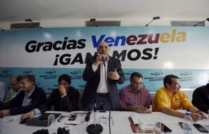 Oposición venezolana denuncia persecución contra funcionarios que la apoyaron