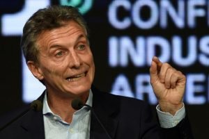 Macri echa por decreto a kirchnerista jefe del ente audiovisual argentino