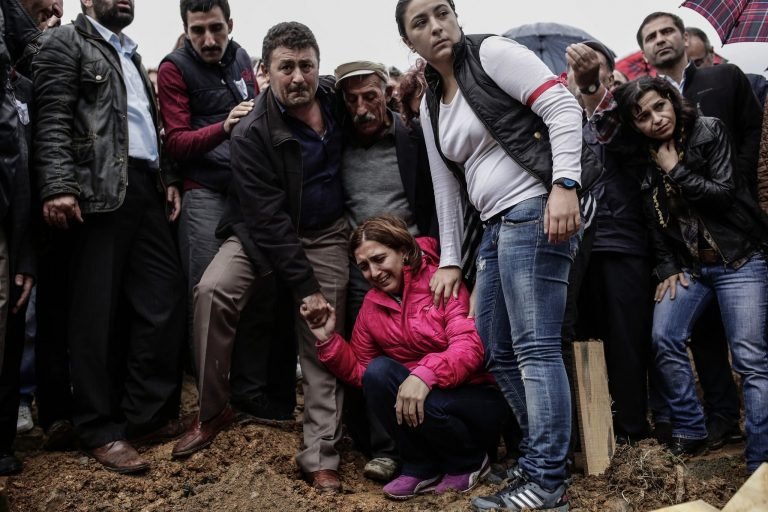 FOTO DEL DÍA: Después de los atentados en Estambul