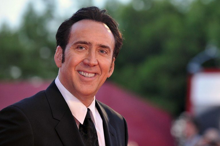 Nicolas Cage devuelve fósil de dinousaurio robado de Mongolia que compró en subasta