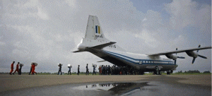 Desaparece avión militar en Birmania con más de 100 personas a bordo