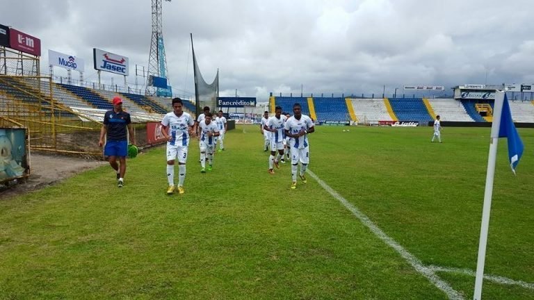 Cuatro clubes de fútbol adeudan más de ₡281 millones a la Caja  