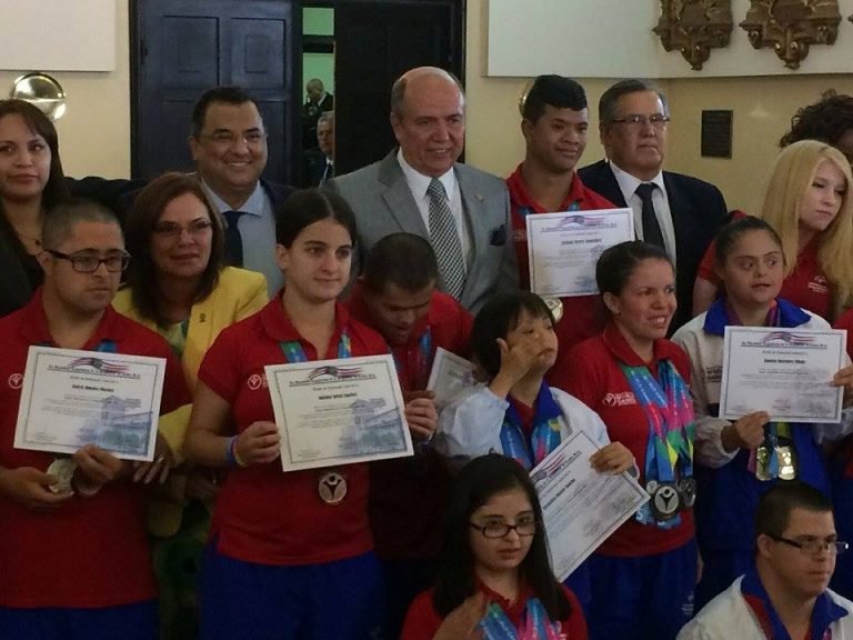 Atletas de Olimpiadas Especiales son homenajeados en la Asamblea Legislativa