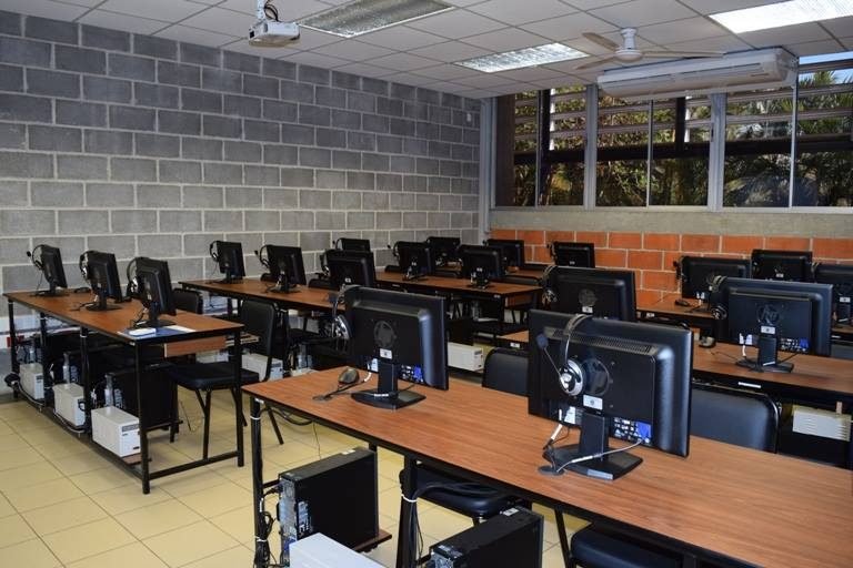 La UTN inaugura el Centro de Excelencia en Tecnologías de Información y Comunicación