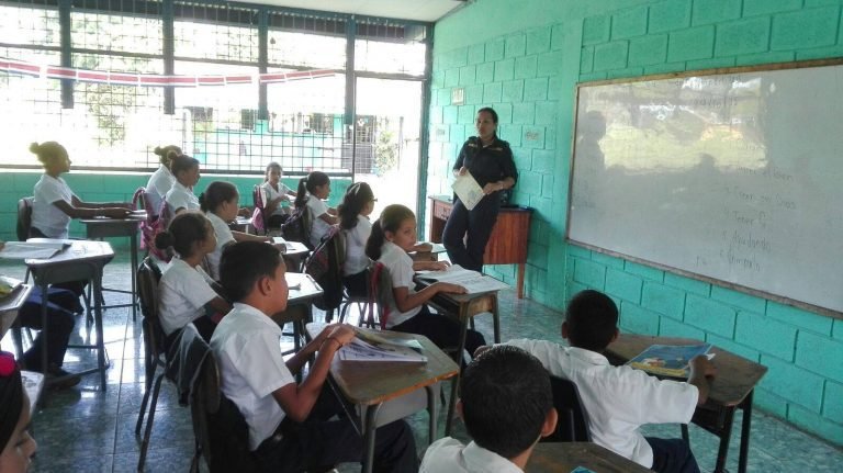 Entregarán útiles escolares a 47 mil estudiantes afectados por huracán Otto