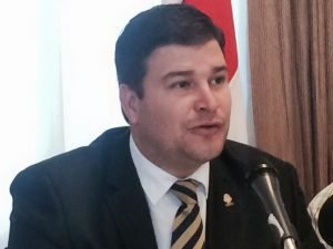 Vargas Rojas: “No se trata de si estamos en contra o a favor; la Asamblea debe regular el procedimiento de la FIV”