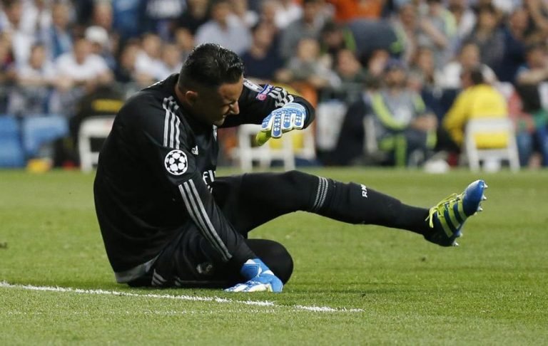 Keylor Navas se lesiona y será baja para el Valencia