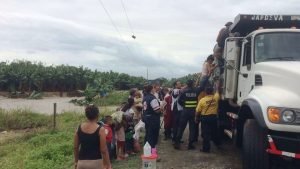 Centros comerciales quitan viernes negro y en su lugar recibirán donativos para damnificados