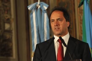 Scioli promete mantener subsidios y advierte: Macri aumentará tarifas