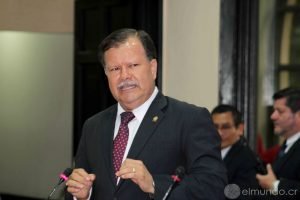 Abelino Esquivel pide a Ministra de Educación explicaciones por huelga en Colegio de Batán