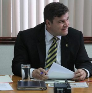 Diputado Gerardo Vargas Rojas denuncia incapacidad de ejecución del BANHVI