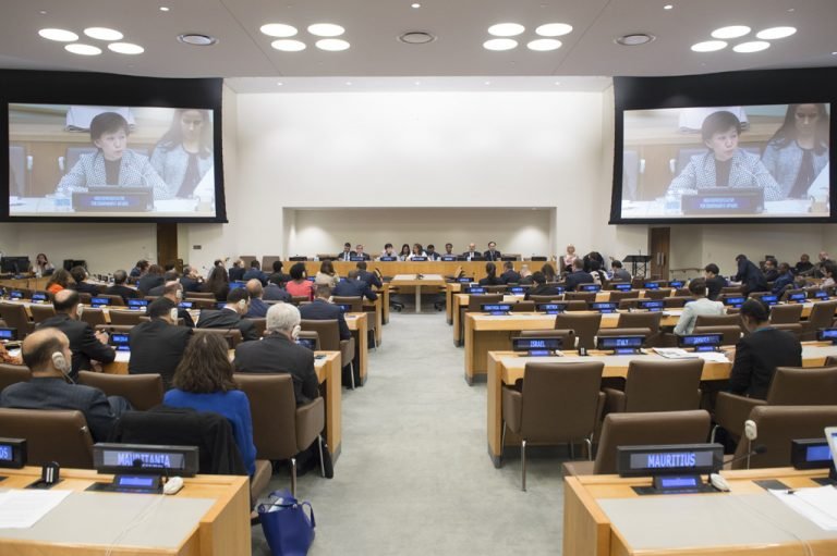 Jóvenes se movilizan contra las armas nucleares