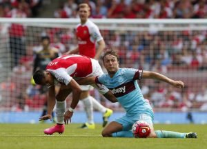 Manchester City y Arsenal mantienen la punta, Klopp pierde su invicto