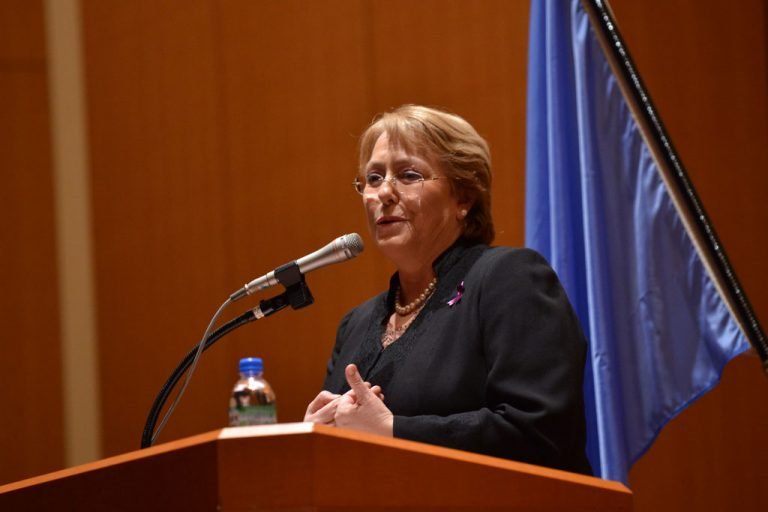Bachelet: Los derechos humanos deben ser el centro de las políticas