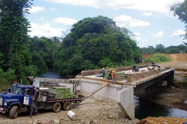 Avances en obra de Bajos de Chimalate destacaron en Banco de Desarrollo de América Latina