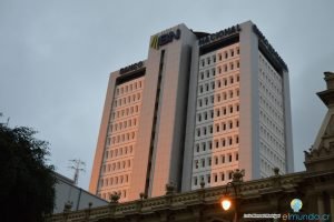 ‘La Nación’ denuncia presiones del Banco Nacional tras publicaciones críticas