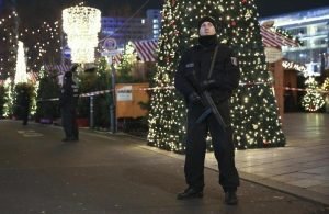 Parlamento alemán investiga ataque a mercado navideño en Berlín