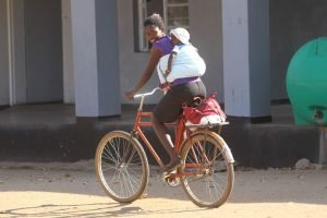 Escasa inversión en infraestructuras para ciclistas y peatones causa la muerte de millones de personas