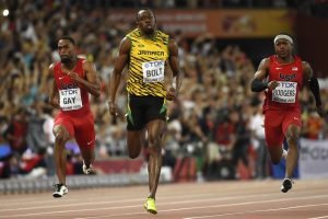 Bolt y Gatlin se meten sin problemas en la final de los 200 metros
