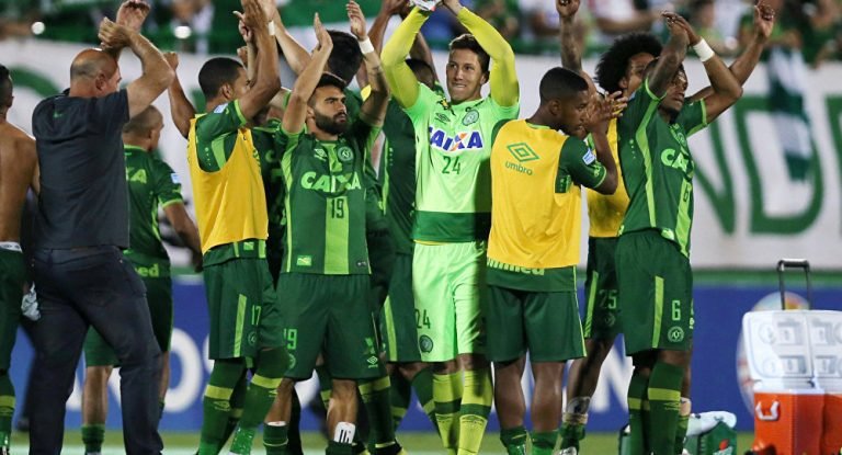 Chapecoense jugó su primer partido oficial luego de la tragedia aérea