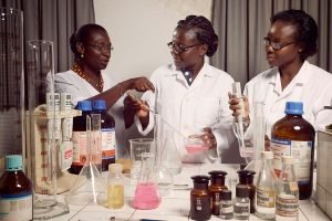 Igualdad de la mujer debe ser prioritaria en todas las arenas, señala Guterres