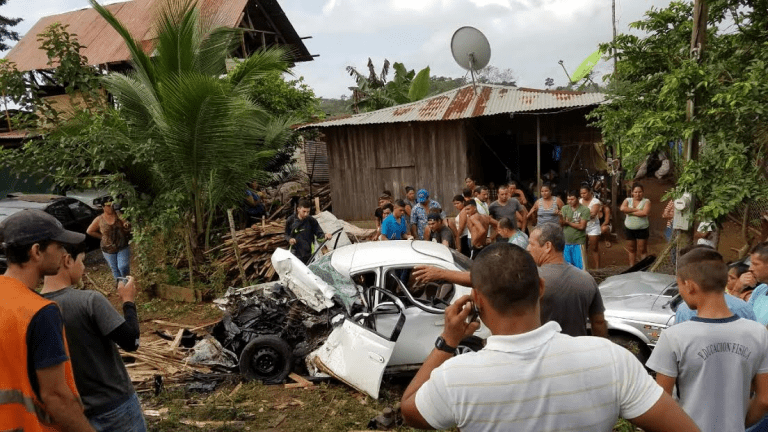 Madre y sus dos hijos perdieron la vida en Cutris de San Carlos tras falso adelantamiento de un tráiler