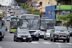Mayoría de rutas de buses operan sin un contrato de concesión, señala Defensoría