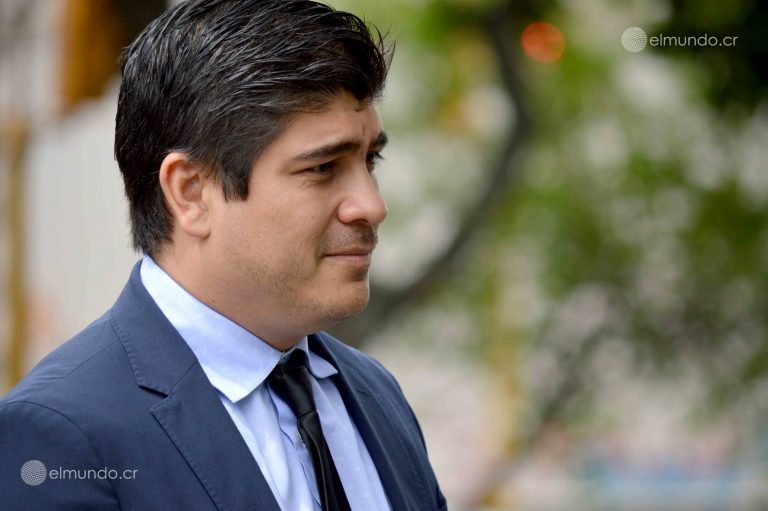 Campaña de Carlos Alvarado denuncia a evangelista que lanzó publicidad a favor de Welmer Ramos