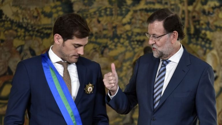 Iker Casillas recibe la máxima condecoración deportiva en España