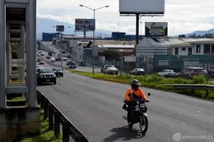 MOPT lanza encuesta para que ticos opinen sobre restricción vehicular