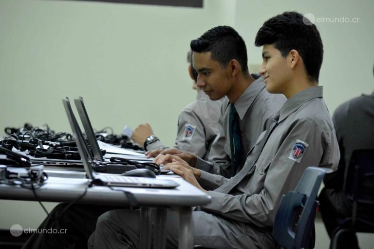Más de 650 mil estudiantes tienen acceso a tecnología en el aula
