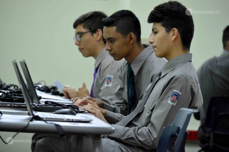 Director del Liceo de Costa Rica señaló que centros educativos trabajan programas de prevención de la violencia