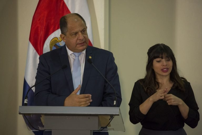 Presidente Solís pide a instituciones de Gobierno seguir atendiendo migrantes