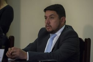 Frente Amplio denuncia a ministro Emilio Arias por venta de Canal 9