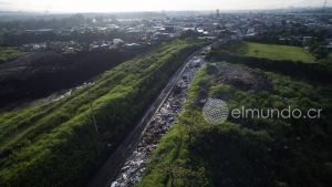 Basurero clandestino funciona ante complacencia del Gobierno y Municipalidad de San José