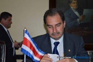 Diputado PAC: Proyecto fiscal tal y como está, no tiene viabilidad política