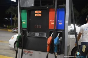 Precio de la gasolina bajará en noviembre, pero diésel aumentará