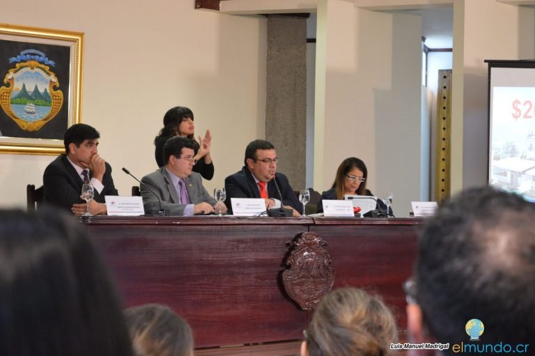 Gobierno lamenta declaraciones de UCCAEP e insiste en registro de accionistas