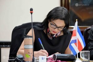 Diputada llama mentiroso, falto de visión y sin compromiso a Presidente Ejecutivo de INCOFER