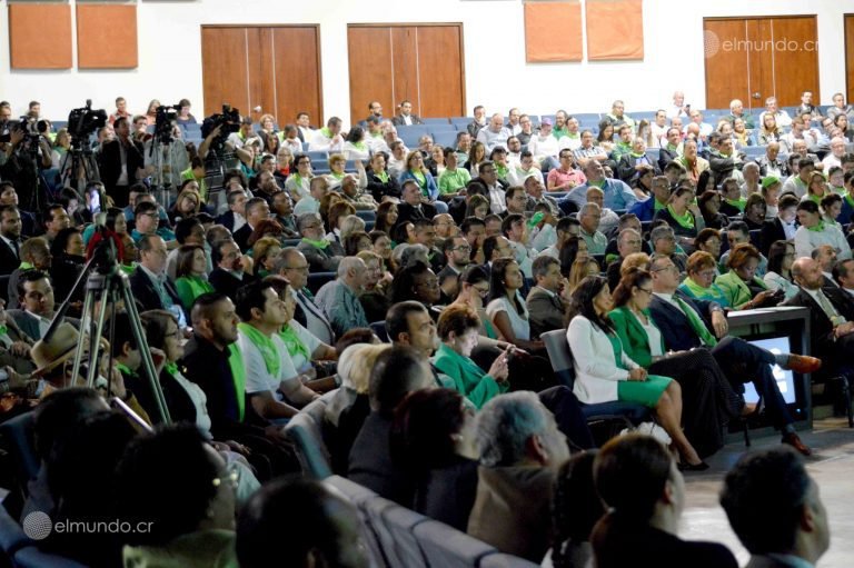Más de mil seguidores verdiblancos se reunieron para escuchar las propuestas de sus precandidatos