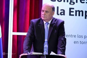 Piza cabildea su agenda con los ‘Alvarado’