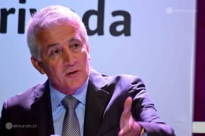 Miguel Carabaguíaz da adhesión a Fabricio Alvarado