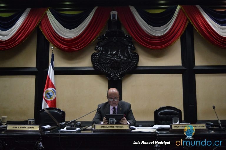 Jefes de funcionarios legislativos bloquean aplicación de movilidad laboral